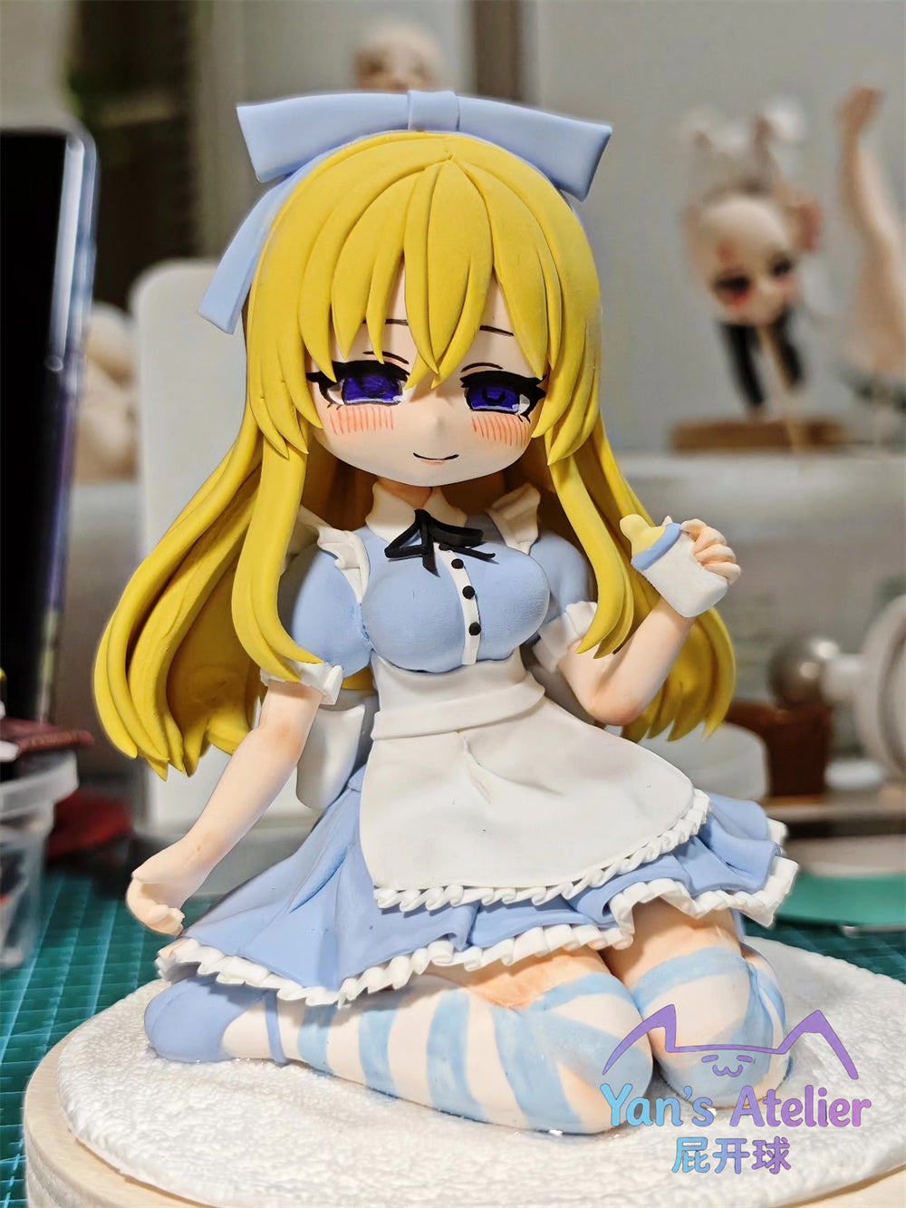 10cm Black Souls 2 Alice Handmade Clay Model with Dust Cover